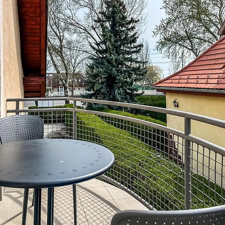 Villa 21 Boutique Rooms Balatonalmádi Buitenkant foto