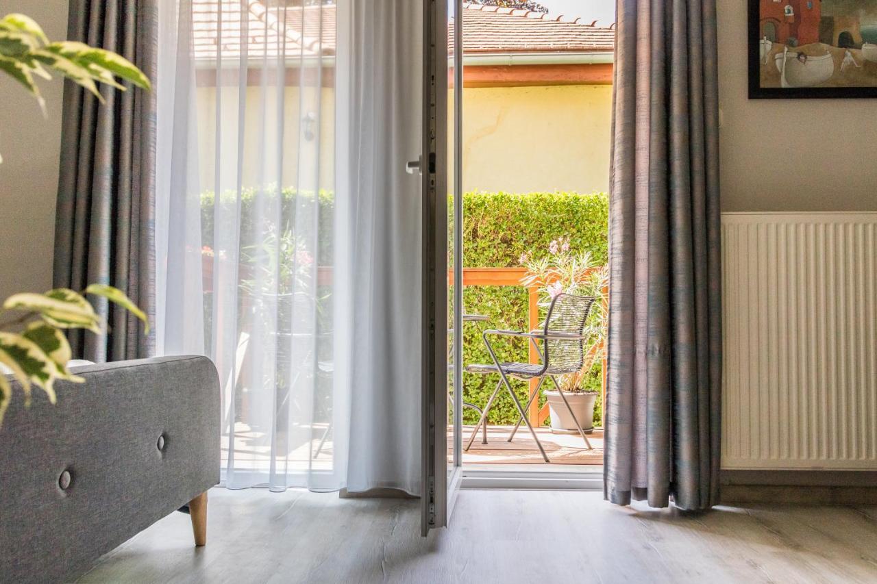 Villa 21 Boutique Rooms Balatonalmádi Buitenkant foto