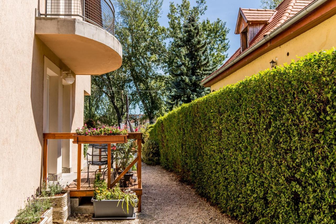 Villa 21 Boutique Rooms Balatonalmádi Buitenkant foto