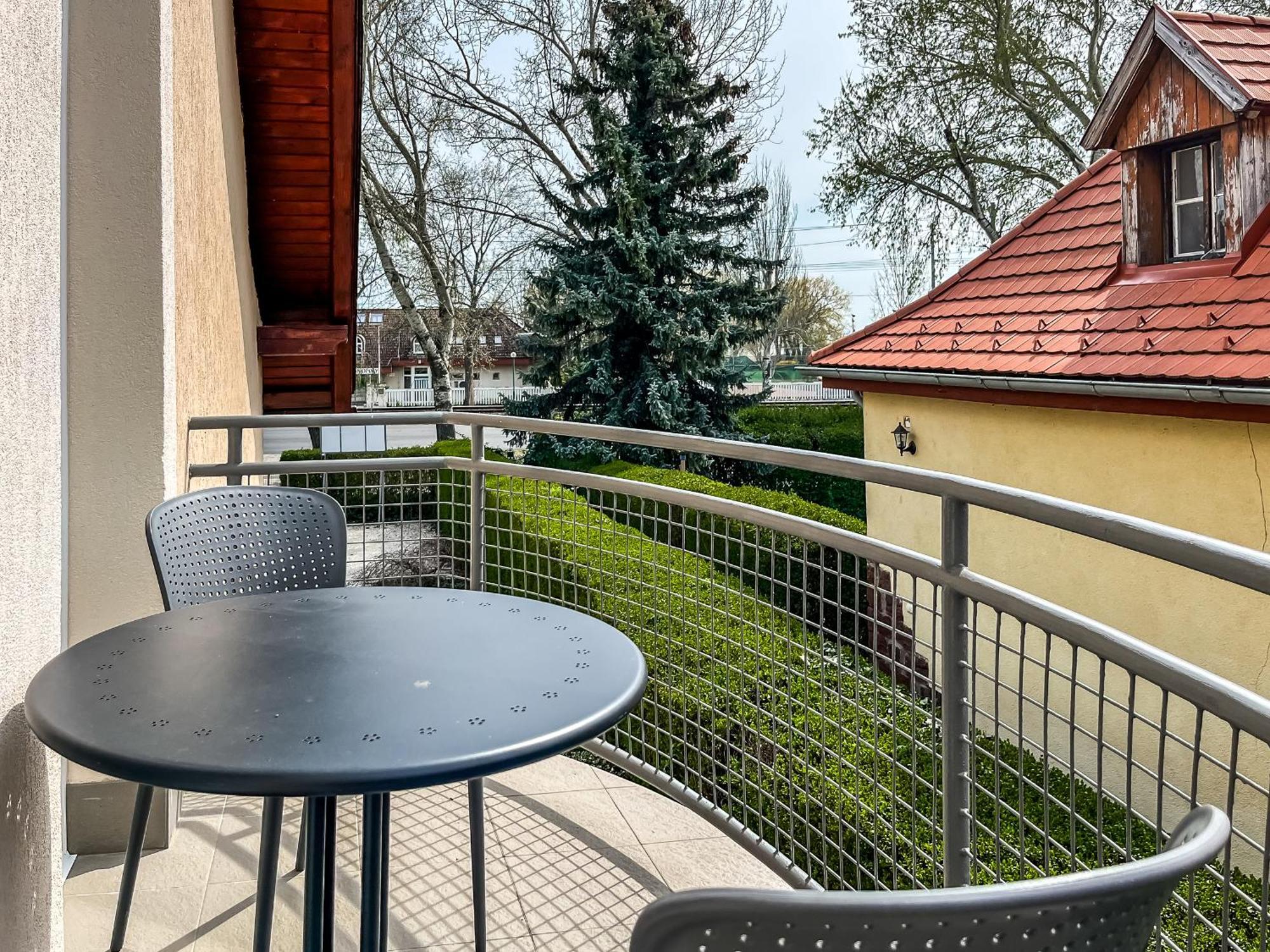 Villa 21 Boutique Rooms Balatonalmádi Buitenkant foto